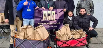 Stuttgart’ta sokakta yaşayanlara yiyecek ve malzeme yardımı yaptılar Stuttgart’ta sokakta yaşayanlara yiyecek ve malzeme yardımı yaptılar