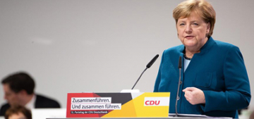 Merkel delegelere son defa konuştu