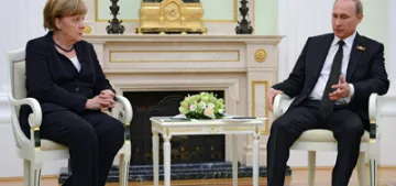 Merkel telefonda Putin ile Ukrayna’yı görüştü