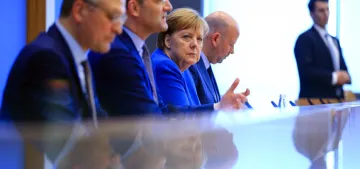 Koronavirüs tedbirlerinin sertleştirilmesi için yasa tasarısı onaylandı Koronavirüs tedbirlerinin sertleştirilmesi için yasa tasarısı onaylandı