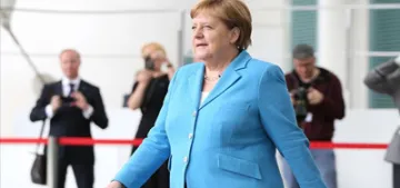 Merkel’den titreme nöbeti sonrası açıklama Merkel’den titreme nöbeti sonrası açıklama