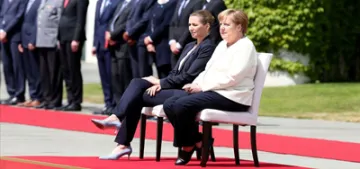 Merkel'in titreme nöbetine sandalyeli önlem Merkel'in titreme nöbetine sandalyeli önlem