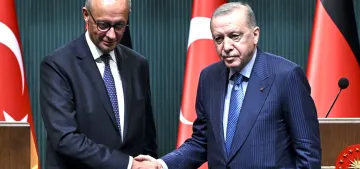 Erdoğan, Merz'i resmi törenle karşıladı