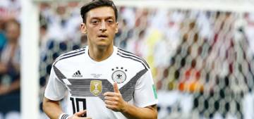 Mesut Özil'e ırkçılık karşıtlarından destek
