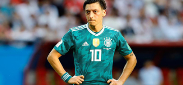 DFB Mesut Özil'in arkasında durmadı DFB Mesut Özil'in arkasında durmadı