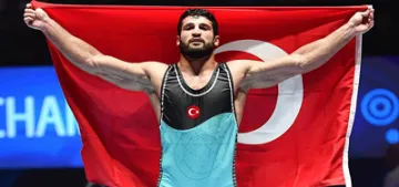 Milli güreşçi Metehan Basar dünya şampiyonu