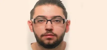 Raylara düşen kişiyi kurtaran Türk genci öldü