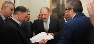 Yeneroğlu Hamburg’da STK’lar ile buluştu