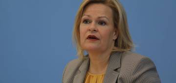 Emniyet birimlerinde çalışan 327 aşırılık yanlısı hakkında inceleme başlatıldı