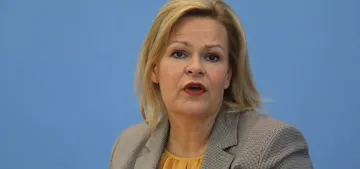 Almanya demokrasisi için en büyük tehdit aşırı sağcılık Almanya demokrasisi için en büyük tehdit aşırı sağcılık