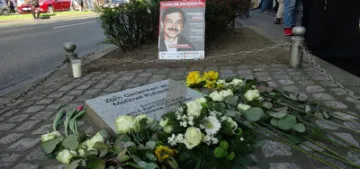 NSU kurbanları için dikilen anıtlara saldırılar NSU kurbanları için dikilen anıtlara saldırılar