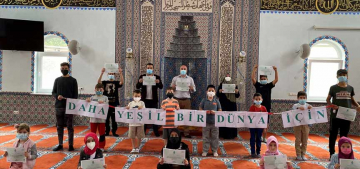 Almanya’daki öğrenciler Türkiye’ye 5 bin 100 fidan bağışı yaptı