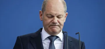 Vergi skandalı Scholz’un peşini bırakmıyor