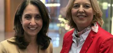 Aydan Özoğuz Federal Meclisi Başkanvekili seçildi Aydan Özoğuz Federal Meclisi Başkanvekili seçildi