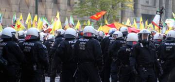 Almanya'da PKK yandaşları yine gösteri yaptı