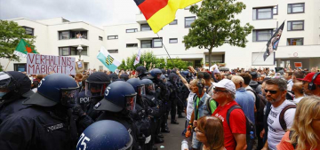 Berlin’deki Kovid-19 önlemleri protestosunda 600 kişi gözaltına alındı