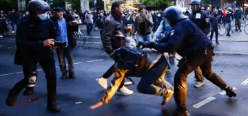 Şiddet uygulayan polislere soruşturma açıldı