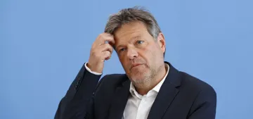 Bakan Habeck Bayreuth’ta protesto edildi