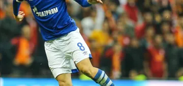 Schalke 04 Levent Mercan‘ı renklerine bağladı