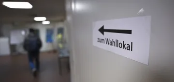 CDU/CSU'nun oyları düşerken AfD'nin oyları yükseliyor CDU/CSU'nun oyları düşerken AfD'nin oyları yükseliyor