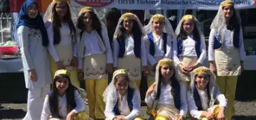 Semt festivalinde Türk kültürünü tanıttılar