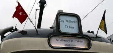 Çay ve simitli tramvay