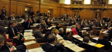 Sol Partili politikacıya 'PKK sembolü' cezası Sol Partili politikacıya 'PKK sembolü' cezası