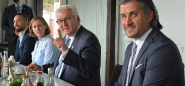 Cumhurbaşkanı Steinmeier Türkiyemspor kulübünü ziyaret etti Cumhurbaşkanı Steinmeier Türkiyemspor kulübünü ziyaret etti