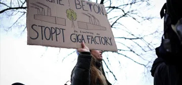 Tesla'nın Berlin’deki fabrikasının genişleme planı protesto edildi Tesla'nın Berlin’deki fabrikasının genişleme planı protesto edildi