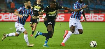 Fenerbahçe’yi yenen Trabzonspor 21 puanla lider Fenerbahçe’yi yenen Trabzonspor 21 puanla lider