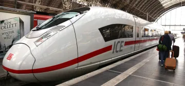 Regensburg-Nürnberg seferi yapan hızlı trende bıçaklı saldırı Regensburg-Nürnberg seferi yapan hızlı trende bıçaklı saldırı