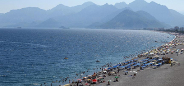 Antalya nüfusunun iki misli turist ağırladı