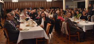 Almanya'da Türkce dersleri icin engelleme girisimine tepki Almanya'da Türkce dersleri icin engelleme girisimine tepki