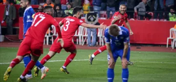 A Milli Futbol Takımı ikide iki yaptı