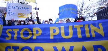 Berlin’de yüzlerce kişi Rusya’yı protesto etti