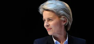 Von der Leyen AB Komisyonu'nun yeni başkanı oldu Von der Leyen AB Komisyonu'nun yeni başkanı oldu
