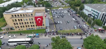 Almanya'da seçim sandıklarında uzun kuyruklar oluştu