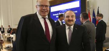 Bakan Varank Alman mevkidaşı ile görüştü