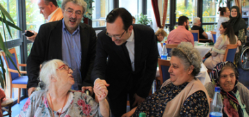 Yaşlı bakım evinde bayram kutlaması