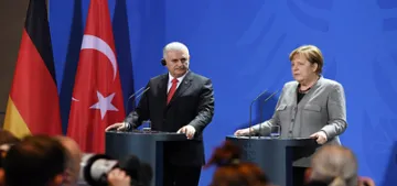 Merkel ve Yildirim Berlin'de bir araya geldi