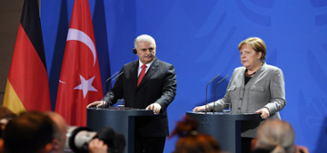 Merkel ve Yildirim Berlin'de bir araya geldi
