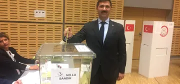 Zafer Sirakaya oyunu Essen'de kullandi
