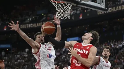 12 Dev Adam Hırvatistan'a 95-94 mağlup oldu