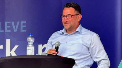 Duisburg belediye başkanı adayı Ayhan Yıldırım secmelerden destek bekliyor