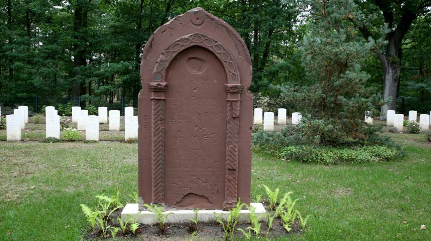 Hannover‘de Müslüman mezarları tahrip edildi