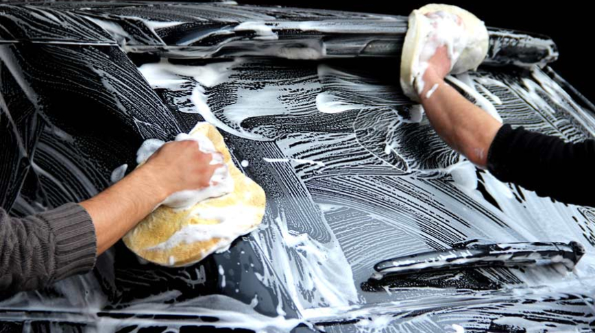 Dışarıda araba yıkamanın 100 bin Euro’ya kadar cezası var