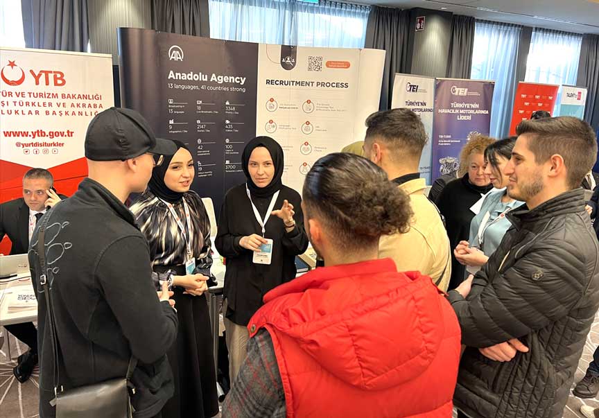 Köln’de "Talent for BIZ" kariyer fuarı düzenlendi Köln’de "Talent for BIZ" kariyer fuarı düzenlendi