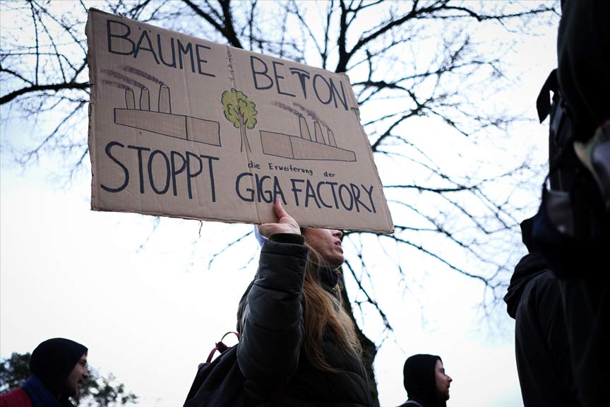 Tesla'nın Berlin’deki fabrikasının genişleme planı protesto edildi Tesla'nın Berlin’deki fabrikasının genişleme planı protesto edildi