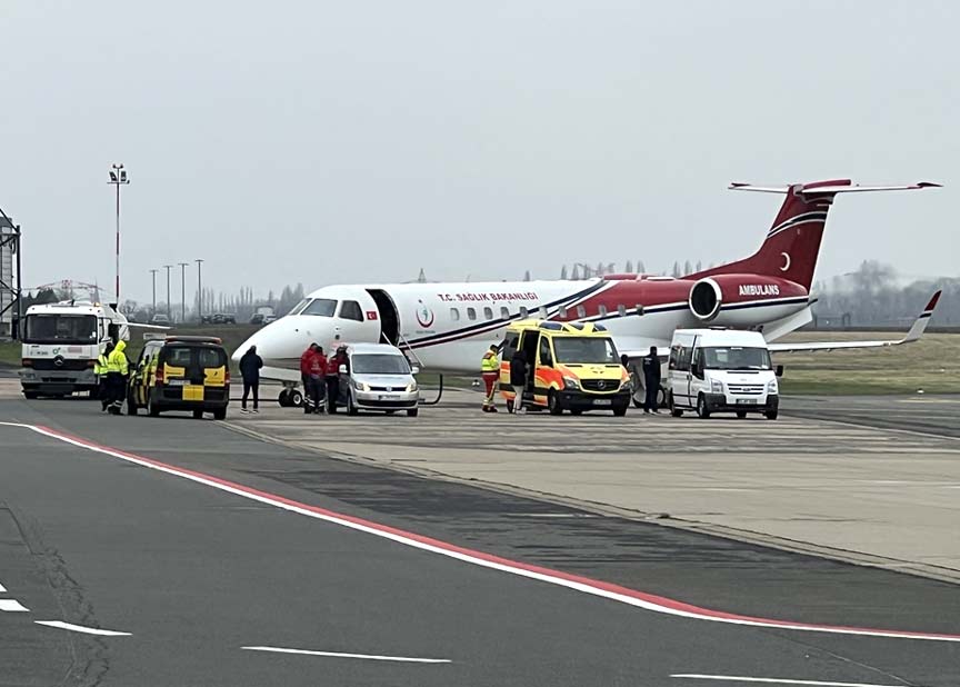 3 Türk hasta tedavi amacıyla Dortmund’dan Türkiye'ye nakledildi 3 Türk hasta tedavi amacıyla Dortmund’dan Türkiye'ye nakledildi