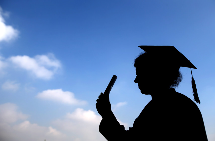 Çalışırken üniversitede okuyanlara 1000 Euro’dan fazla burs imkanı